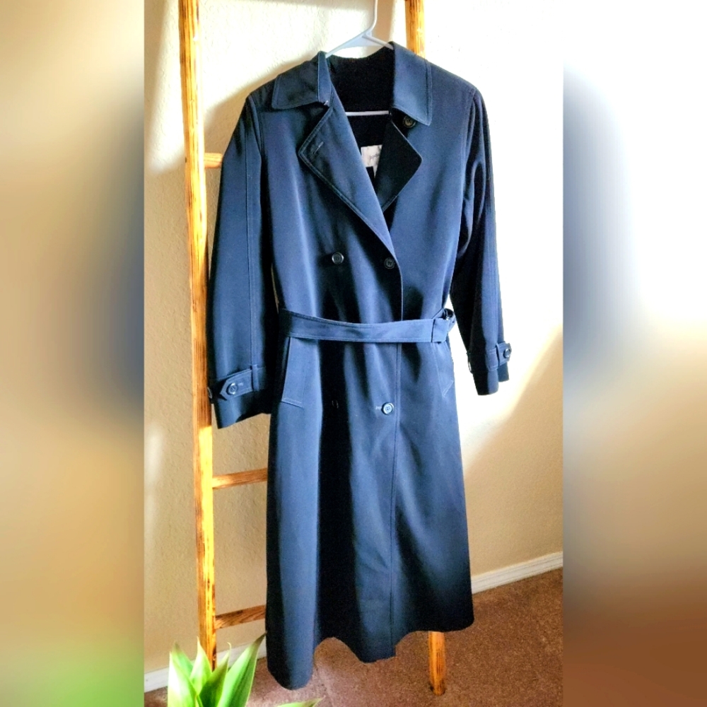 Black Jacqueline Ferrar Coat Size 12 Petite